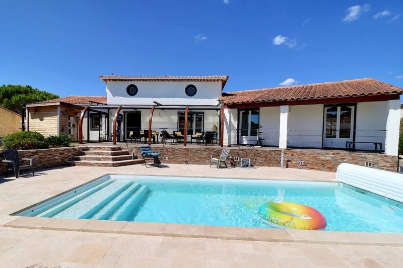 Villa de luxe avec piscine chauffée solarium espace détente au calme La Londe