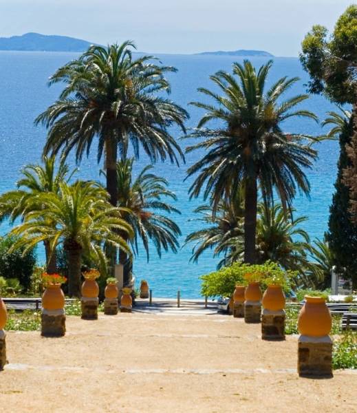 Luxe Discret et Nature Préservée au Cœur de la Côte d'Azur